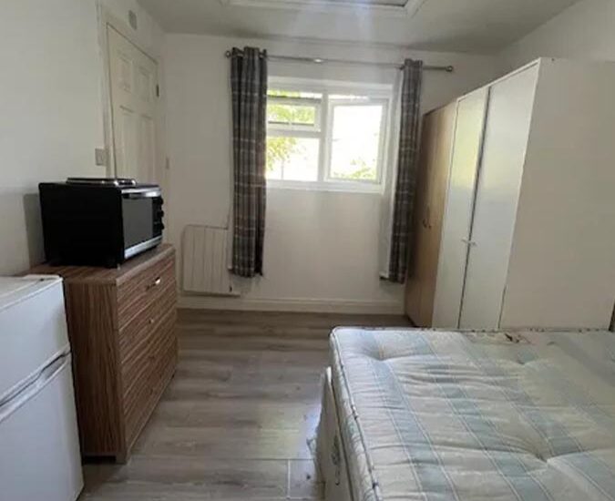 Studio to Rent in Springfield Road, Harrow HA1