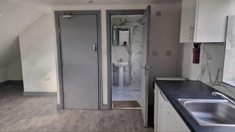 Studio in Thatcham, Berkshire, RG18 3BS