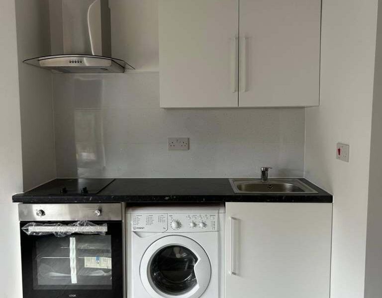 Studio flat in Buckinghamshire, SL9 9EA
