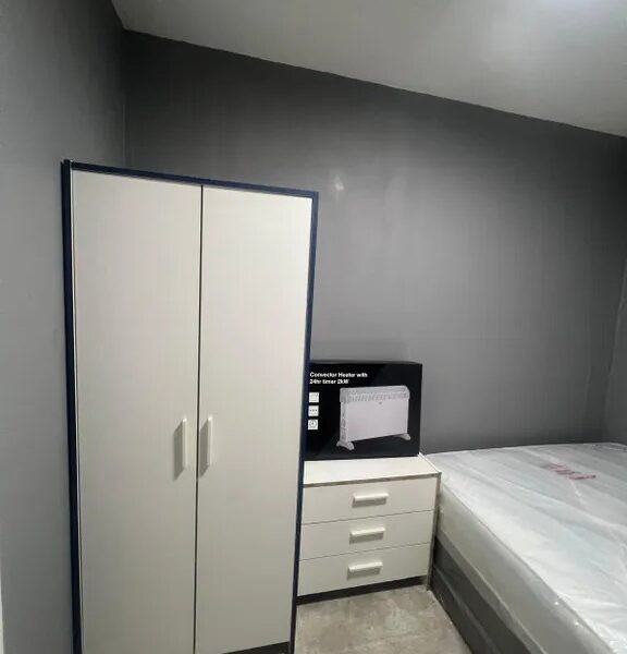 Room to rent Evergreen Way, Hayes UB3