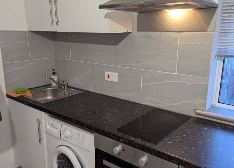 En-Suite Room in London, Northolt, UB5 4LX