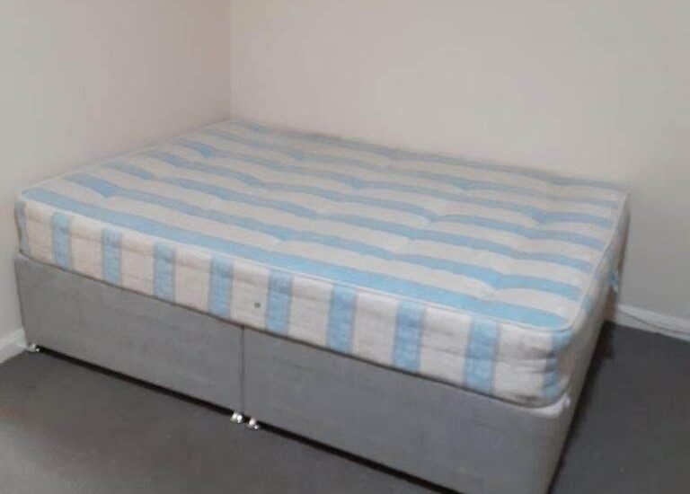 Two-Bedroom Apartment in Leicester (LE3 6AT)