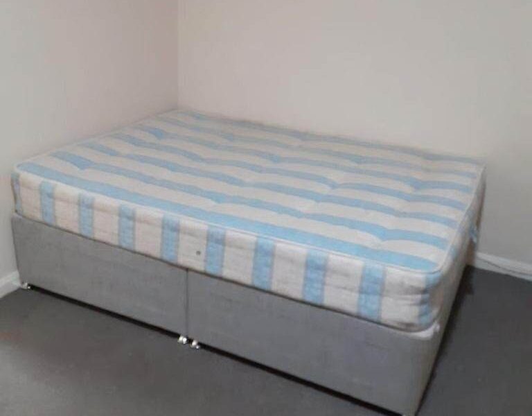 Two-Bedroom Apartment in Leicester (LE3 6AT)