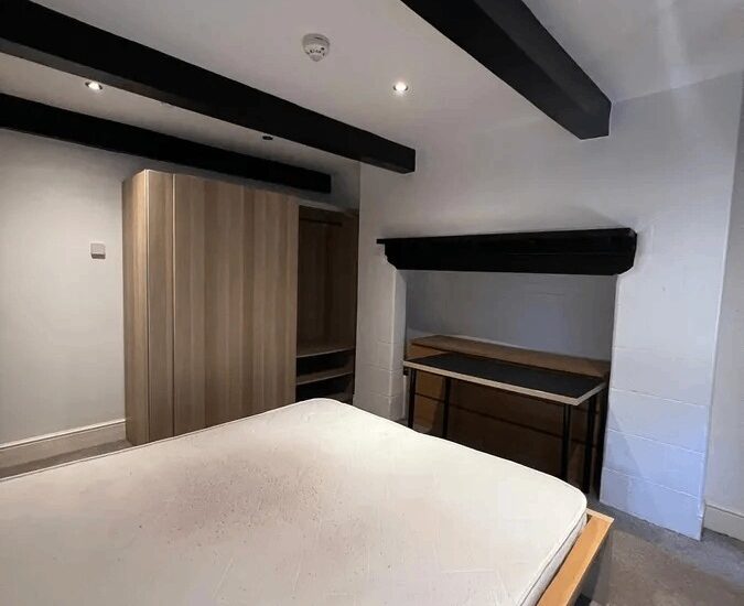 Studio in Farnborough, Hampshire, GU14 7JJ