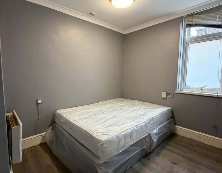 Room in Northolt, London, UB5 6ES