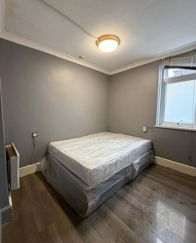 Room in Northolt, London, UB5 6ES