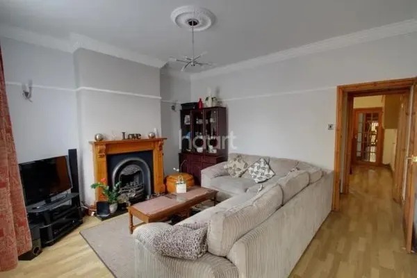 3 Bed-Flat on Flora St, Leicester, LE3
