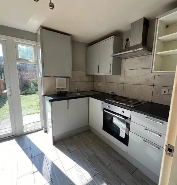 Studio to Rent in Hinckley, Leicestershire (LE10)